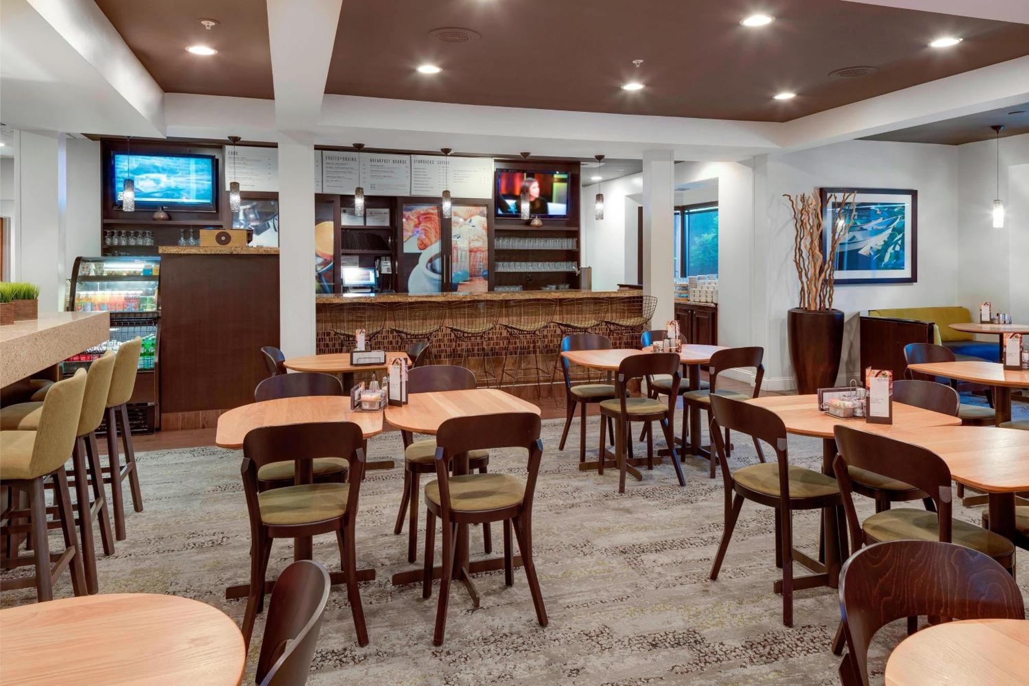 Courtyard By Marriott Portsmouth Hotel Exterior foto