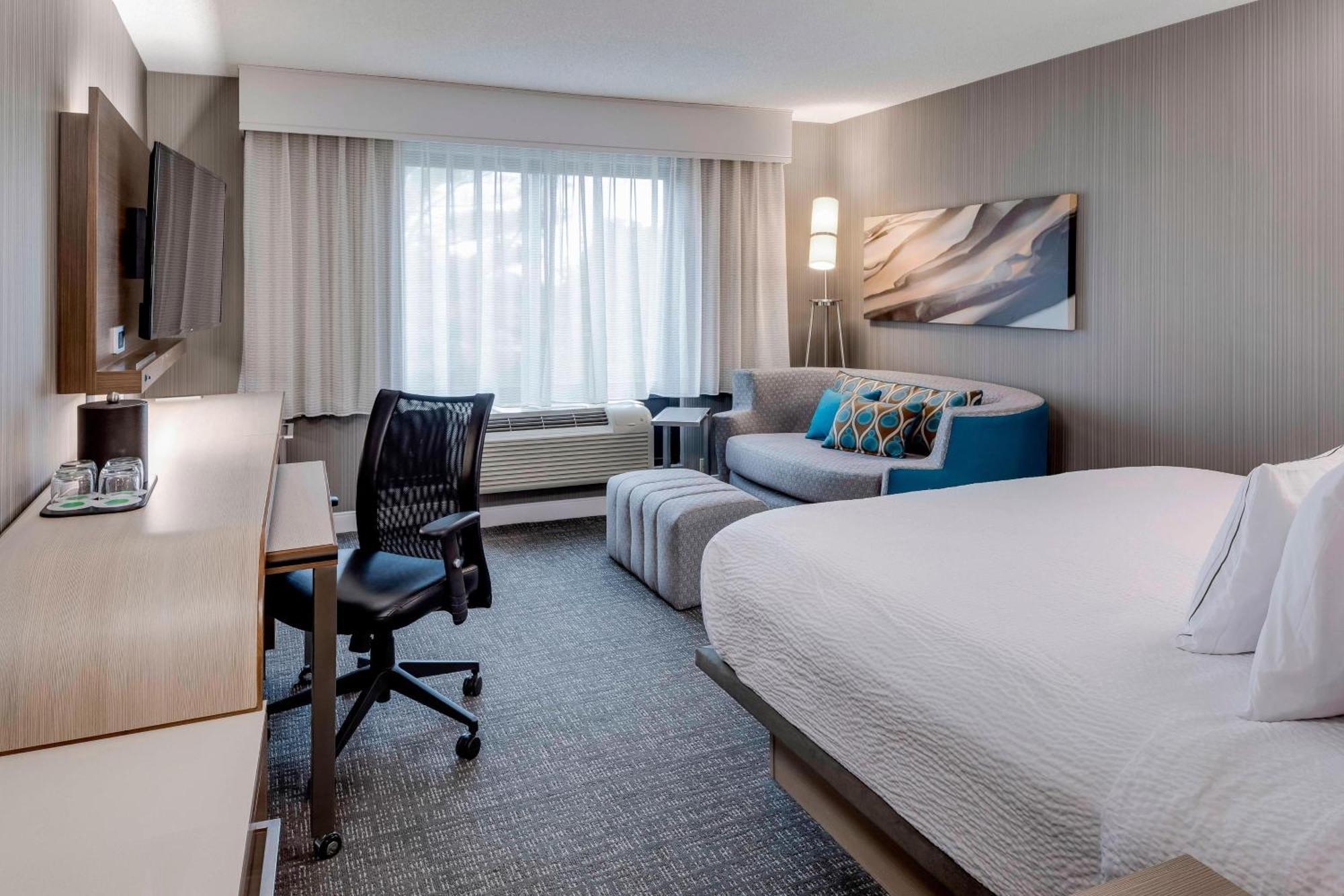 Courtyard By Marriott Portsmouth Hotel Exterior foto