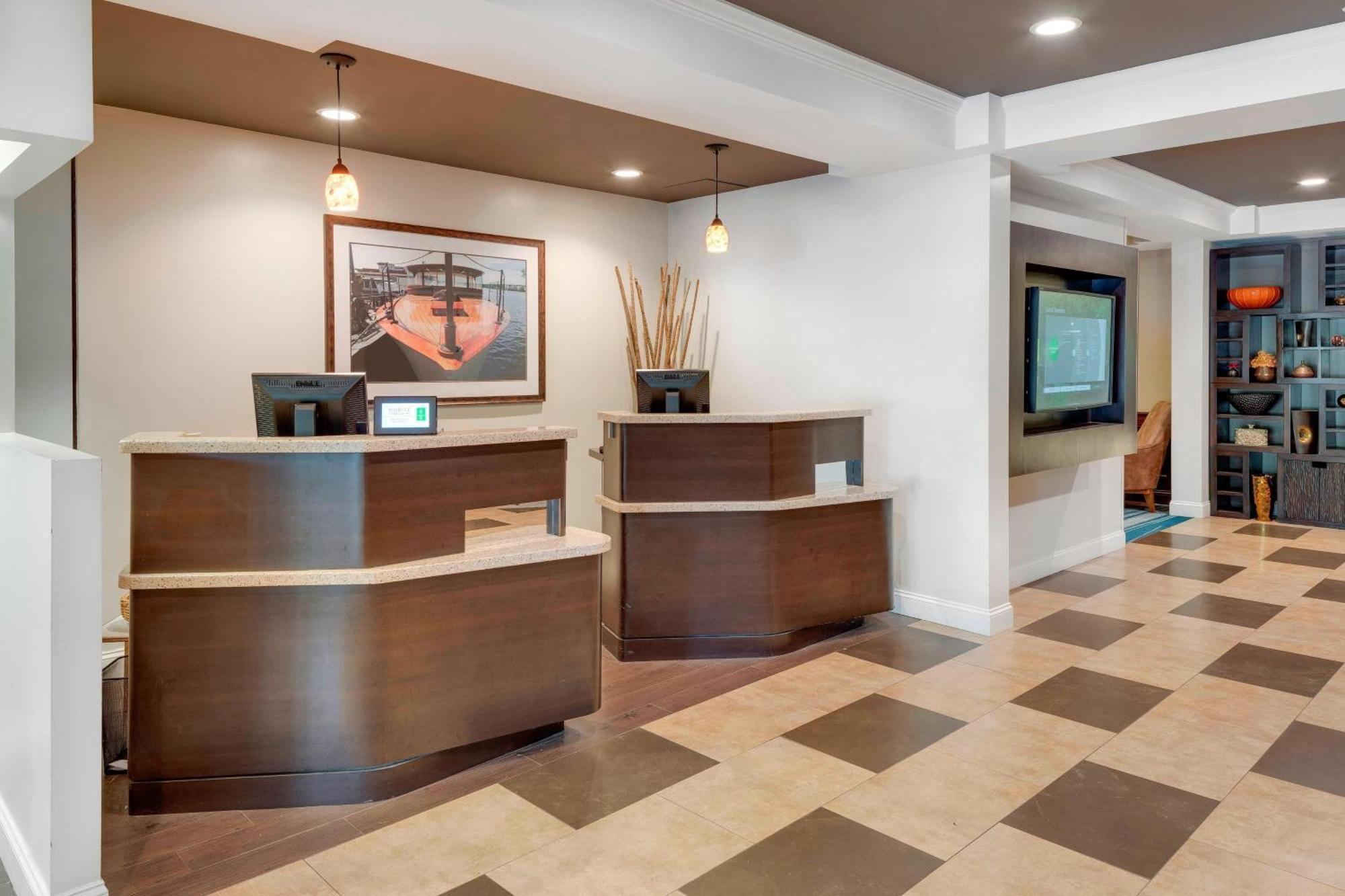 Courtyard By Marriott Portsmouth Hotel Exterior foto